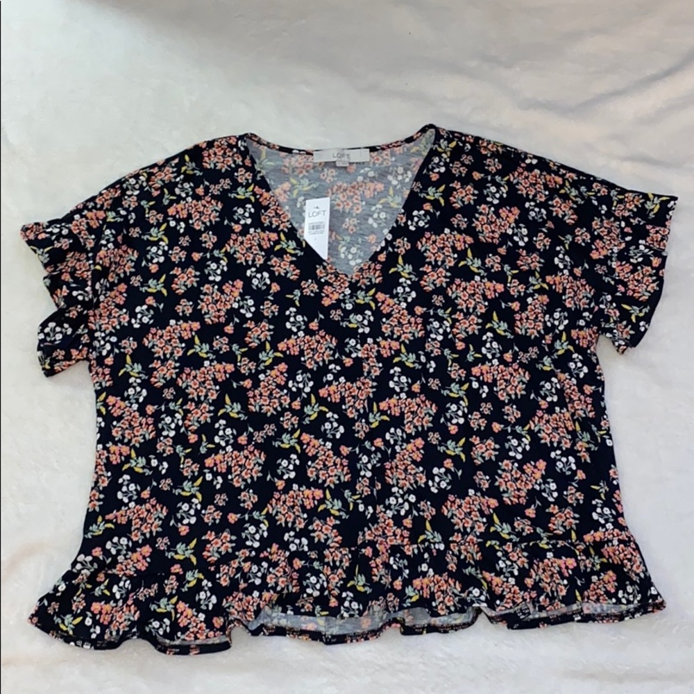 NWT Loft floral ruffle sleeve and hem top L